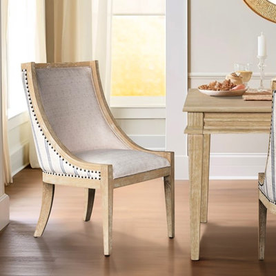 Chaise de salle à manger rembourrée avec clous décoratifs, style classique, dossier incurvé, accoudoirs encastrés, bois recyclé finition blé, assise de 45,7 cm de profondeur x 52 cm de largeur, garniture de style classique, finition beige et naturelle, assise de 62,2 cm de profondeur x 48,3 cm de hauteur, charge maximale 136 kg