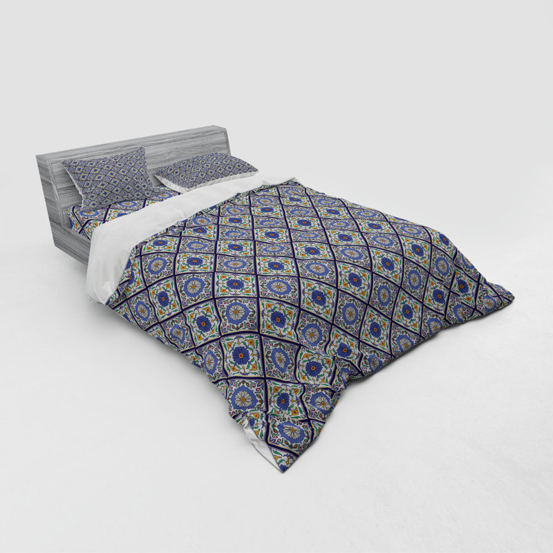Eclectic Polyester Geometric Shapes Duvet Cover, Queen Duvet Cover + 3 Additional Pieces