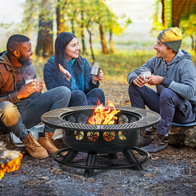 Foyer au bois avec barbecue et couvercle