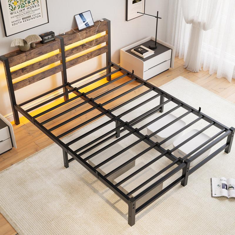 Cadre de lit grand format en métal avec tête de lit en bois, lumières RVB, chargeur, tablette de rangement, silencieux, aucun sommier tapissier requis