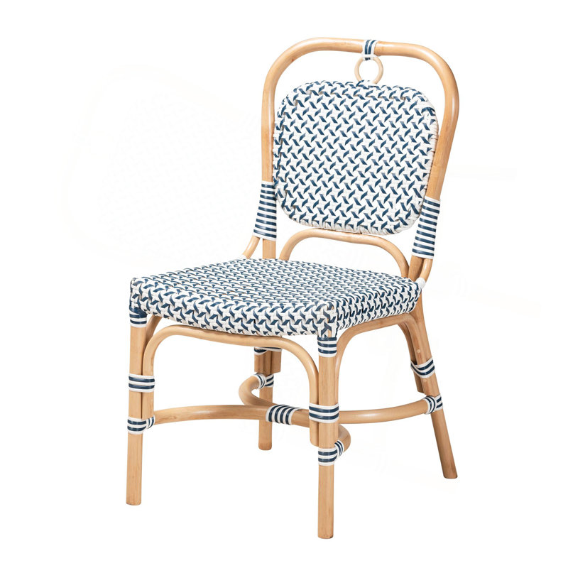 Chaise bistro moderne en rotin naturel à tissage bleu et blanc