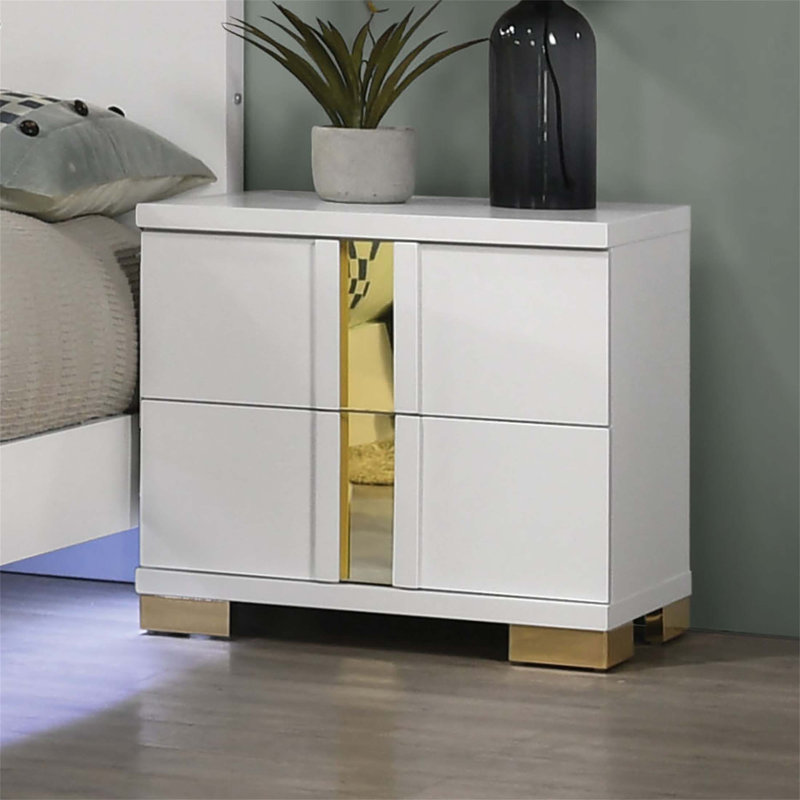 Table de chevet contemporaine avec pieds en métal et garniture en acrylique pour un look moderne et sophistiqué, Blanc