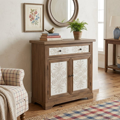 Armoire rustique vintage avec panneaux floraux sculptés, buffet en bois vieilli avec tiroir et portes doubles, armoire de rangement de style maison de campagne, salon, entrée ou chambre à coucher