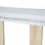 Lit plateforme de voiture de course simple équipé de DEL avec centre de table confortable et confortable en blanc, sécuritaire et élégant-242990571
