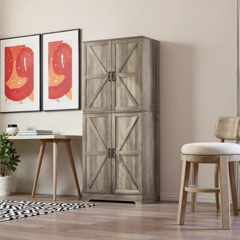 Grand garde-manger de style campagnard de 72 po avec portes de grange, armoire de rangement en bois délavé gris avec tablettes réglables et 8 supports de porte pour la cuisine et l'organisation de la salle à manger