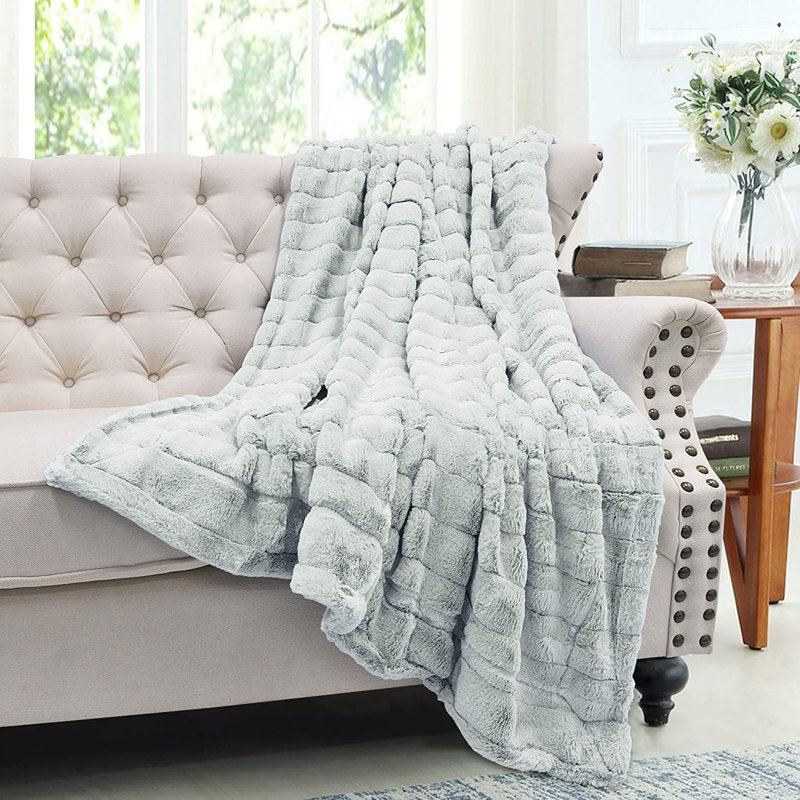 Jeté Super Mink, Duvet gris, L 118 po x L 95 po