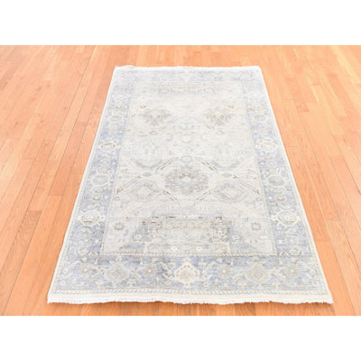 Tapis oriental blanc albâtre 4 pi x 6 pi 2 po avec motif géométrique Oushak noué à la main en soie pure et en laine texturée