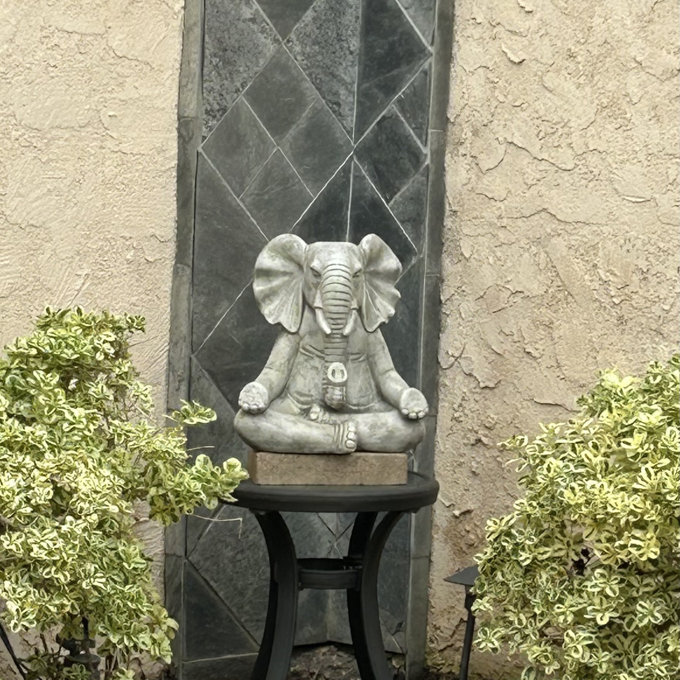 Lach Elephant Magnesium Oxide Garden Statue