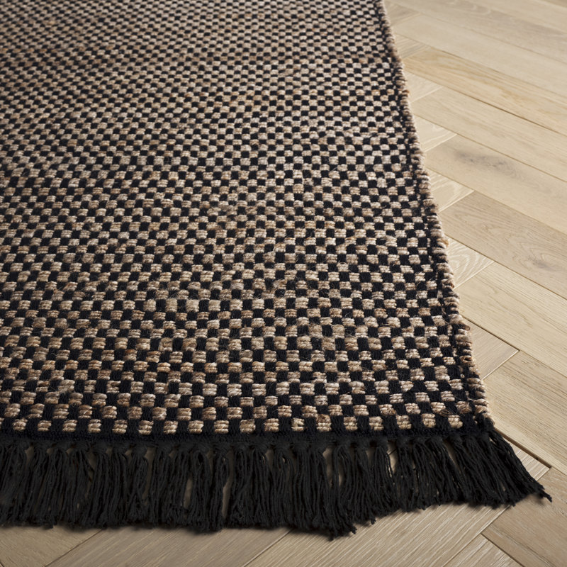 Horrighs 978 Area Rug In Natural / Black, Rectangle 5' x 8'