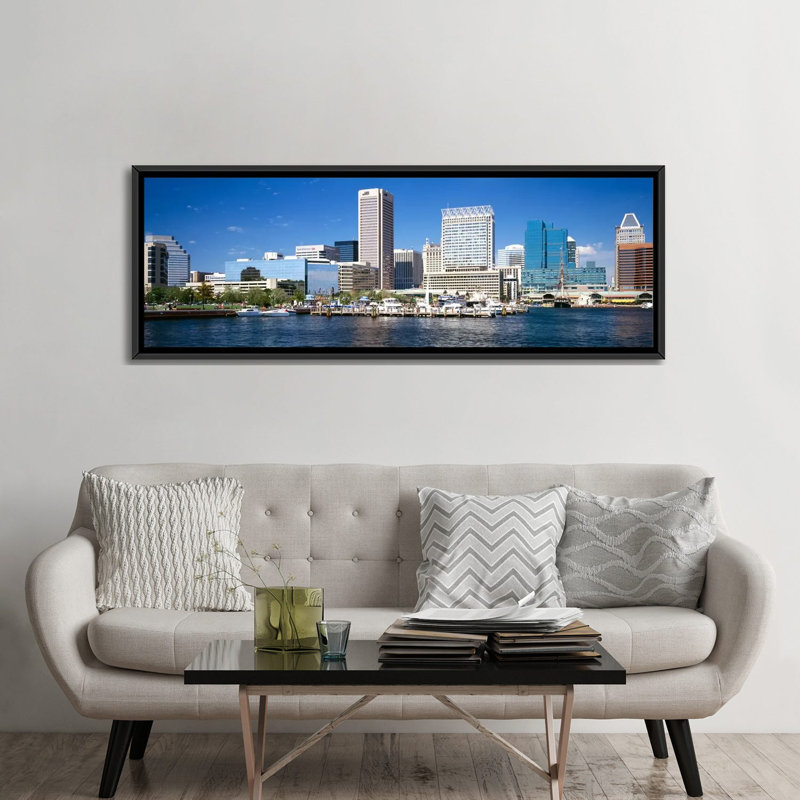 Bâtiments au bord de l'eau, Baltimore, Maryland - impression sur toile tendue, H 23 po x l 24 po x P 72 po