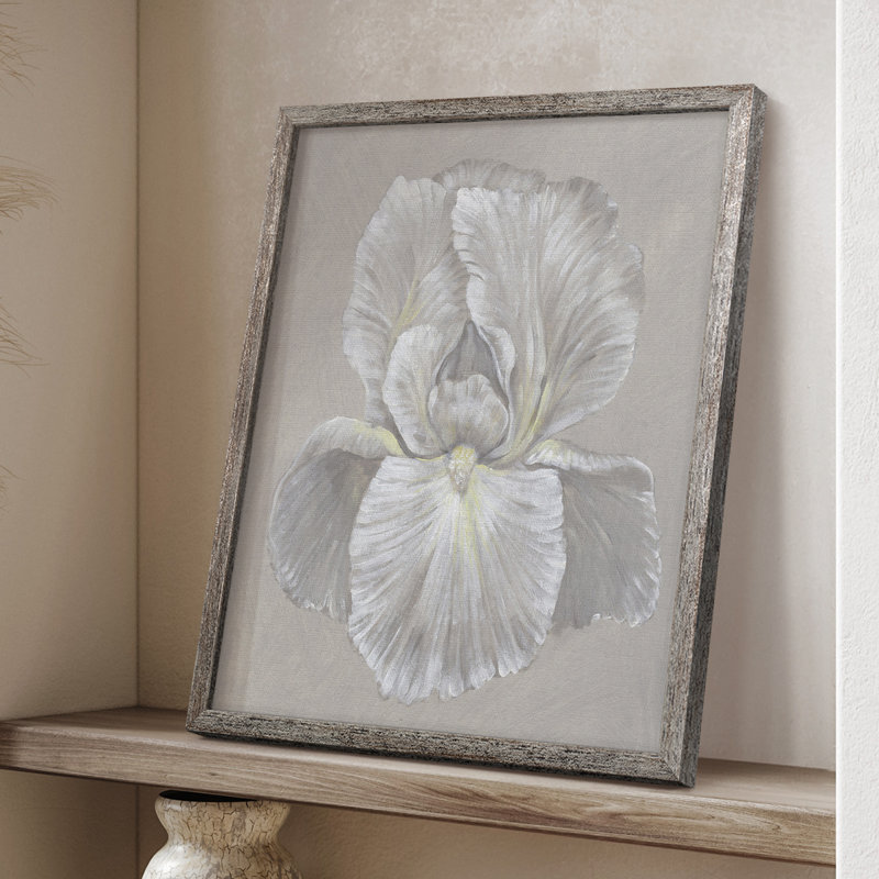 Iris blanc I, reproduction encadrée - bois massif, H 15 po x l 12 po