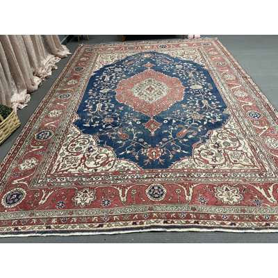 Oversize Rug, 96.5x136.6 Inches Red Patchwork Traditional Rug