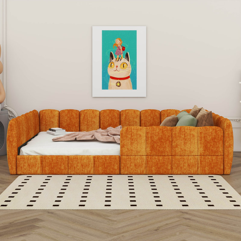 Lit sur pied tapissier en velours avec garde-corps, lit plateforme à profil bas avec lattes de bois, Orange citrouille