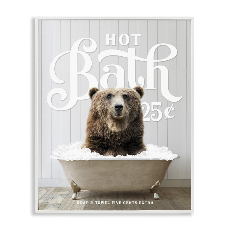 «Trinx Vintage Bathroom Bear», art de la giclée encadrée par lettrage et doublure, Giclée encadrée blanc bord de mer