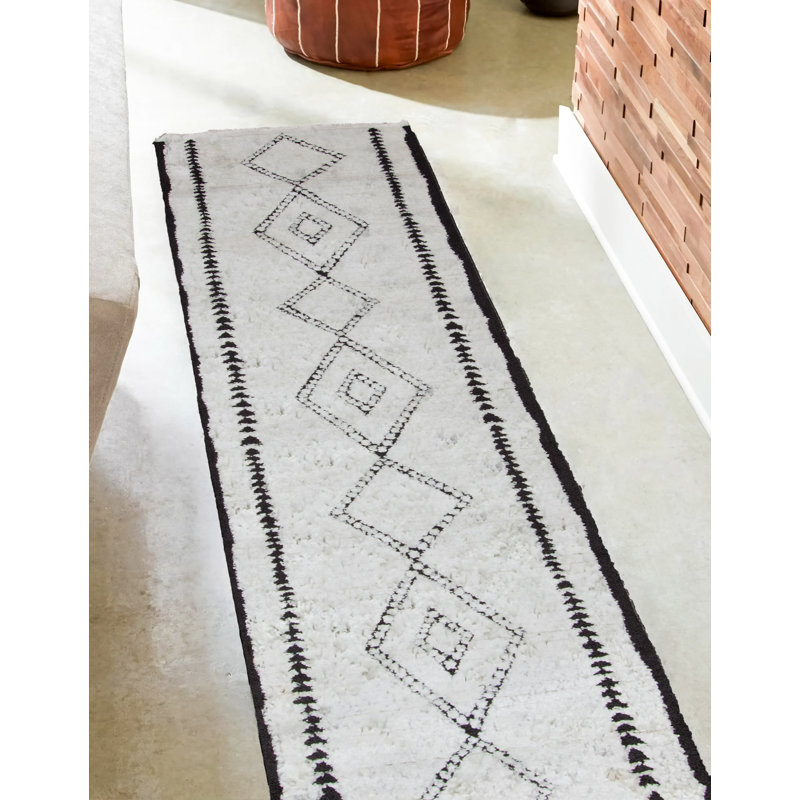 Manvil Ivory Rug, Runner 2'3" x 7'6"