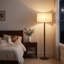 Lampe sur pied sculpturale de 157 cm en bois massif avec tige en perles de bois empilées, abat-jour tambour en lin de 46 cm, finition noyer et interrupteur au pied-1740705698