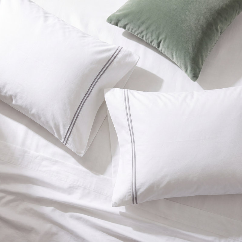Bandera Egyptian Cotton, Standard, White/Gray
