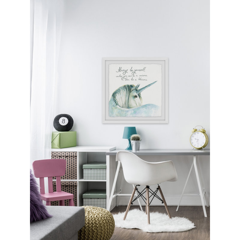 «White Unicorn II», reproduction encadrée, H 32 po x l 32 po x P 1,5 po