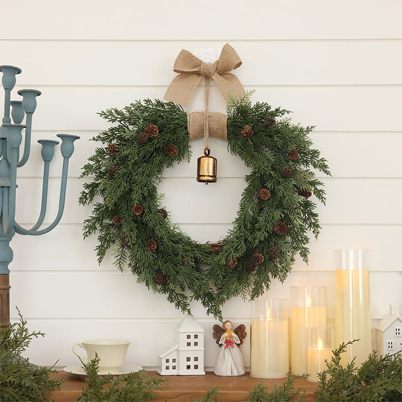 Elegant Christmas Wreath with Mixed Decorations