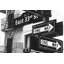 «New York City Signs», reproduction encadrée - noir et blanc