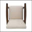 Fauteuil club confortable pour la détente et la lecture, rehaussant l'ambiance de la maison
