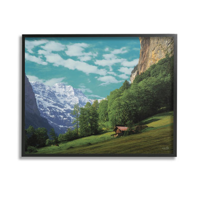 «Mountain Valley Cottage», art de la giclée encadrée par Martin Podt