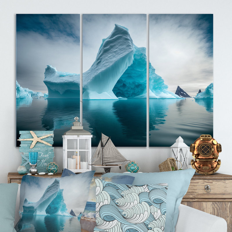 «Floating Majestic North American Iceberg II», reproduction de 3 pièces, H 20 po x l 36 po x P 1 po, Toile tendue