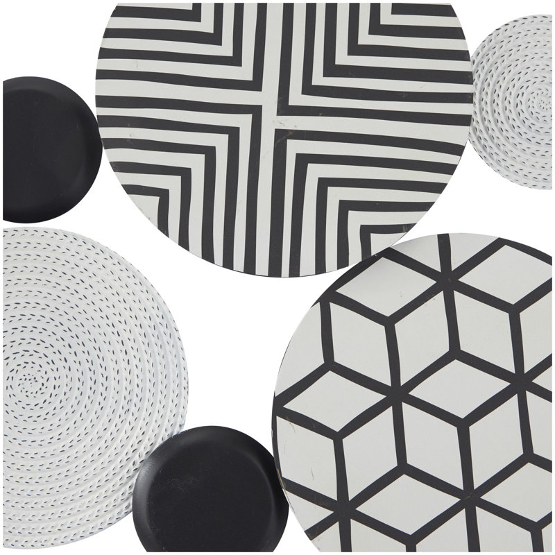 Metal wall plaque with intricate designs, Noir