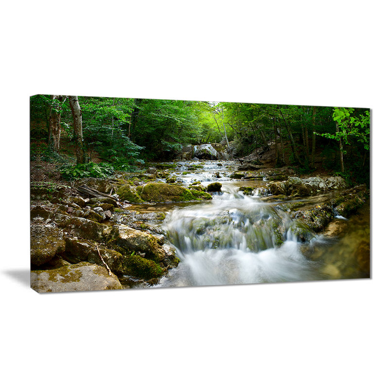 «Natural Spring Waterfall», photographie, H 16 po x l 32 po x p 1 po, Toile tendue