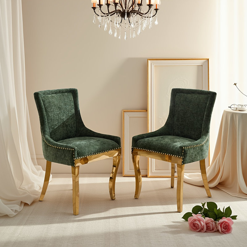 Ensemble de 2 chaises de salle à manger en chenille verte - style moderne avec pieds courbés plaqués or et garniture de rivets, sièges d'appoint rembourrés pour la salle à manger / salon (structure une pièce)