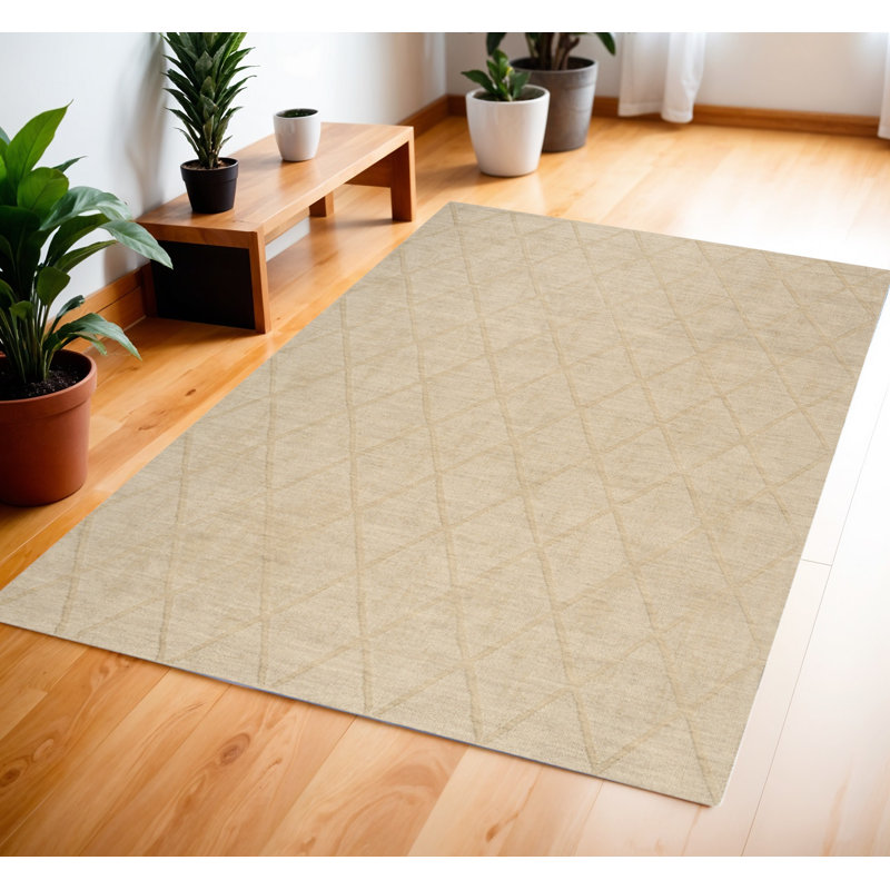 Tapis géométrique en laine beige 4 pi x 6 pi