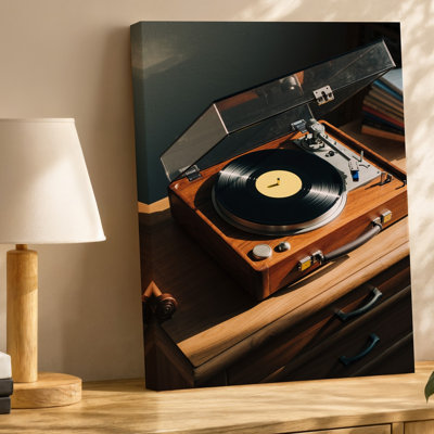 Toile Une table tournante en bois rétro repose élégamment sur une table d'art mural en bois poli présentant un disque vinyle noir classique avec une toile d'art murale