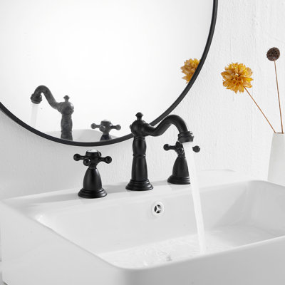 Widespread Bathroom Sink Faucet With Drain Assemly