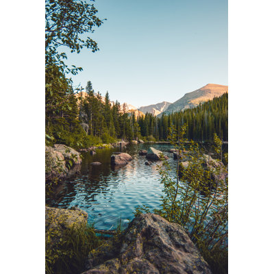 " Lake Inthe Mountains "