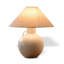 Petite lampe de table moderne en céramique blanche et métal avec abat-jour en lin pour le salon de la chambre à coucher, ampoule incluse