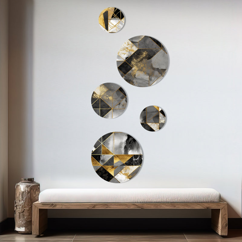 Exploration de la symétrie abstraite dorée III - décoration murale géométrique moderne en métal