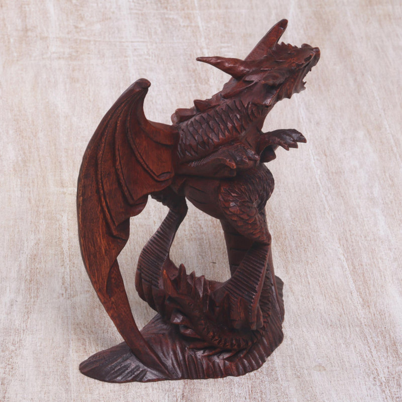 Figurine en bois dragon gallant