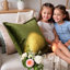 Housse de coussin Dey, velours vert forêt luxueux brillant, carré 20 pouces-122359257