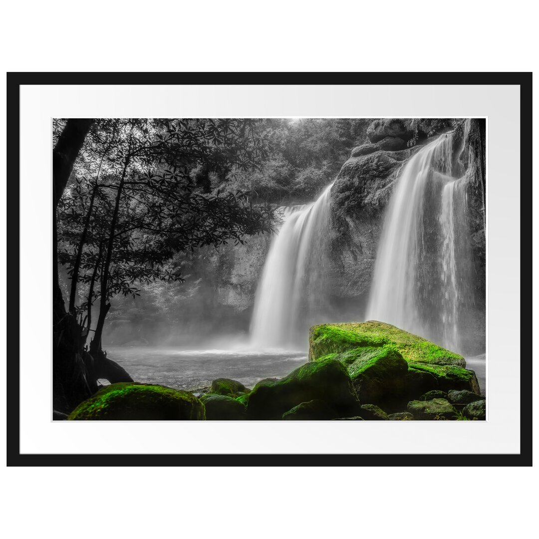 Gerahmtes Poster Wasserfall im Dschungel