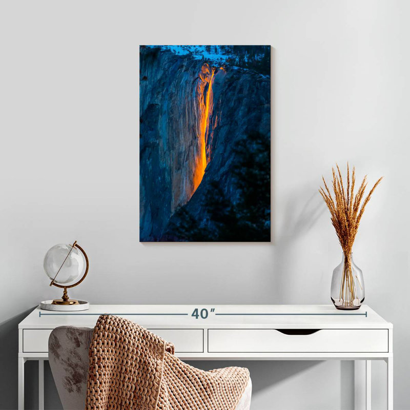 Alvord Fiery Horseetail Fall, H 24 po x l 16 po