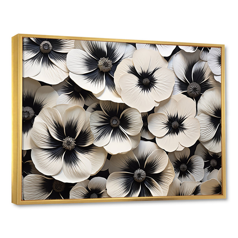 «White and Back Pansy Harmony I», reproduction sur toile, Cadre flottant doré, H 34 po x l 44 po x P 1,5 po