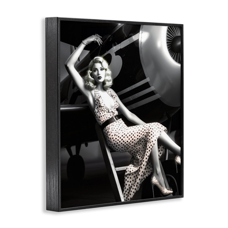 Femme rétro, estampe numérique par Ziwei Li, Giclée encadrée noir minuit, H 14 po x l 11 po