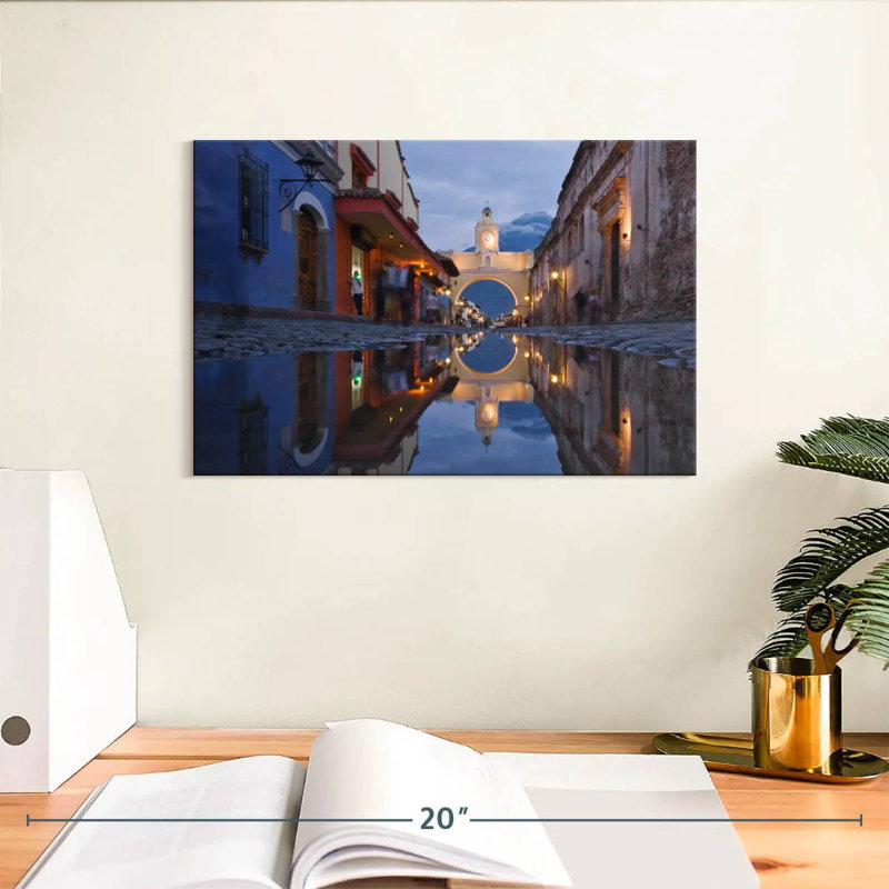 Nicci Antigua Street After The Rain, H 8 po x l 12 po