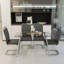 Table contemporaine en verre trempé pour la salle à manger et le travail, apparence attrayante, bureau spacieux spacieux, surface lisse