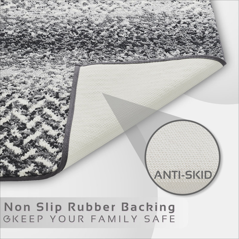 Tapis pour salle de bain en polyester Ottervale avec envers antidérapant, Gris