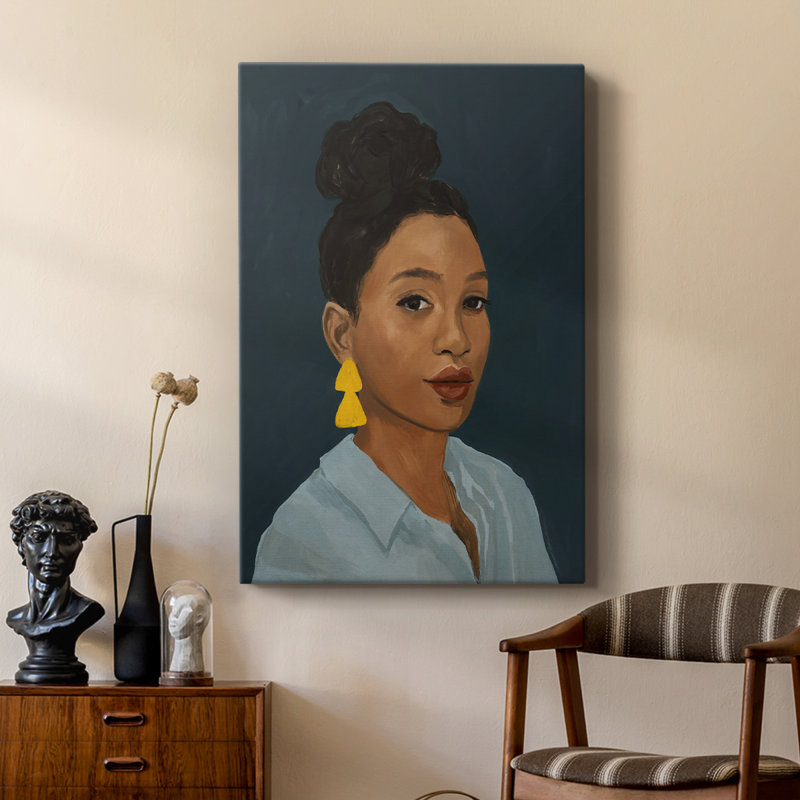 Personnage dans une boucle d'oreille jaune - galerie Cavas sur mesure, H 60 po x l 40 po