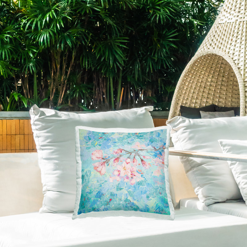Coussin Cherry Blossoms on Blue par Ann Marie Coolick