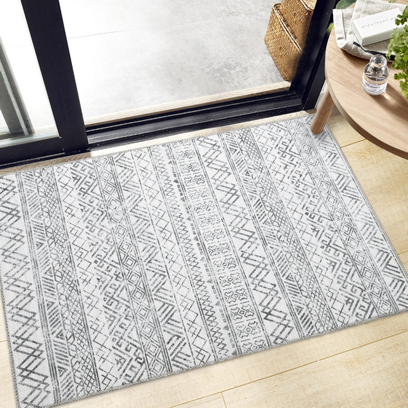 Kleper Washable Southwestern Indoor Rug, Rectangle 2' x 3'