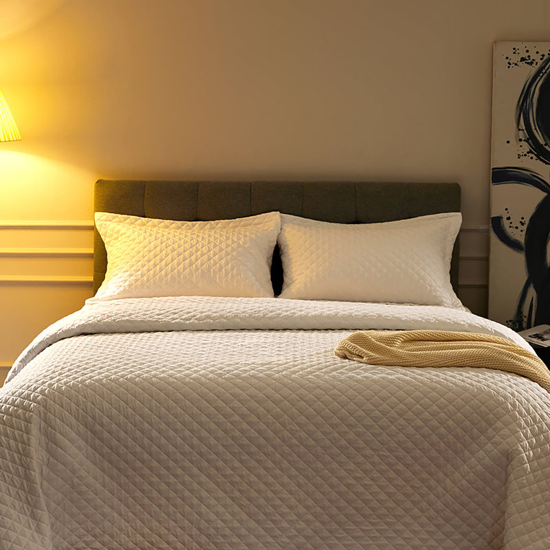 Polyester Quilt, Queen, White