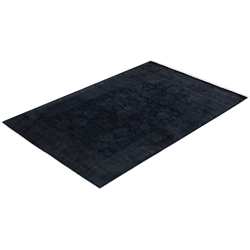 Tapis noir en laine 4 pi 3 po x 6 pi 1 po Huckstep